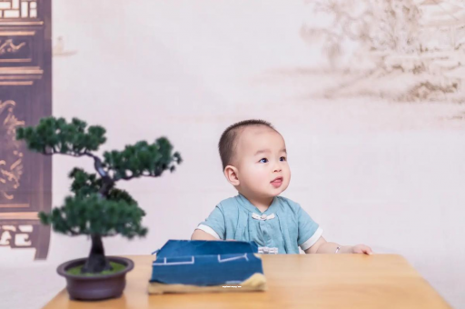 西安宝宝总是抠鼻子